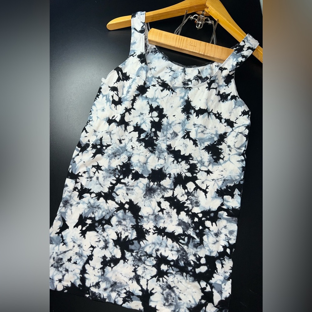 Rock & Republic Black & White Watercolor Floral Tie Die  Tank Top Size M EUC